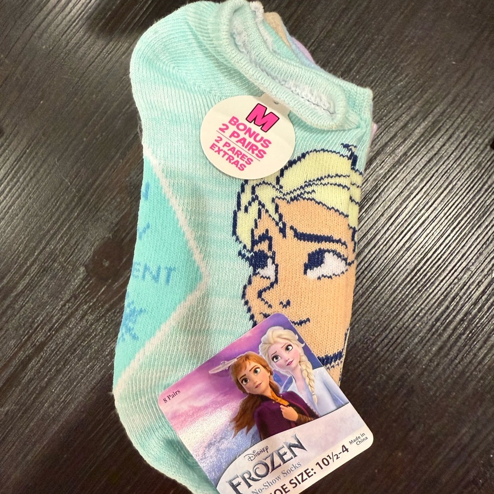 NWT Size Medium Disney Frozen Ankle Socks